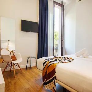Som Nit Born Guest house Barcelona